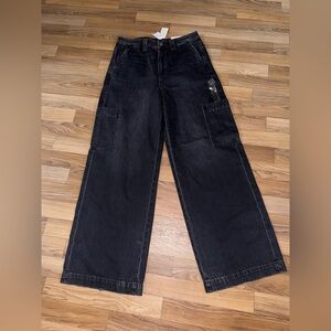 American Eagle women’s size 8 Black Wide-Leg Cargo Jeans